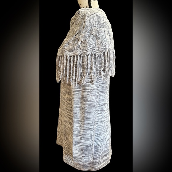 INC International Concepts Women’s Gray & White Cable Knit Fringe Sweater Size L - Picture 6 of 8